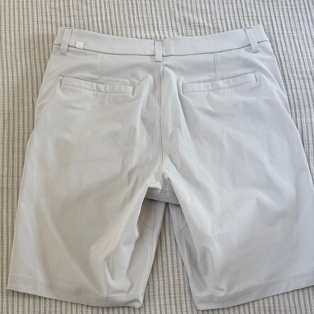 Lululemon Men’s ABC Shorts 9” - Picture 2 of 7
